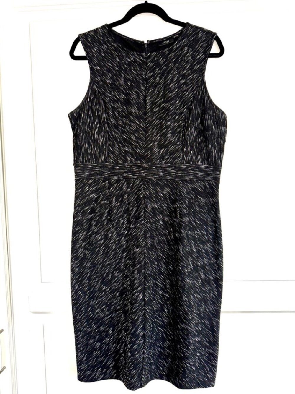Apt 9 Women's Sleeveless Sheath Knit Stretch Midi Dress, Black & White - Size 14